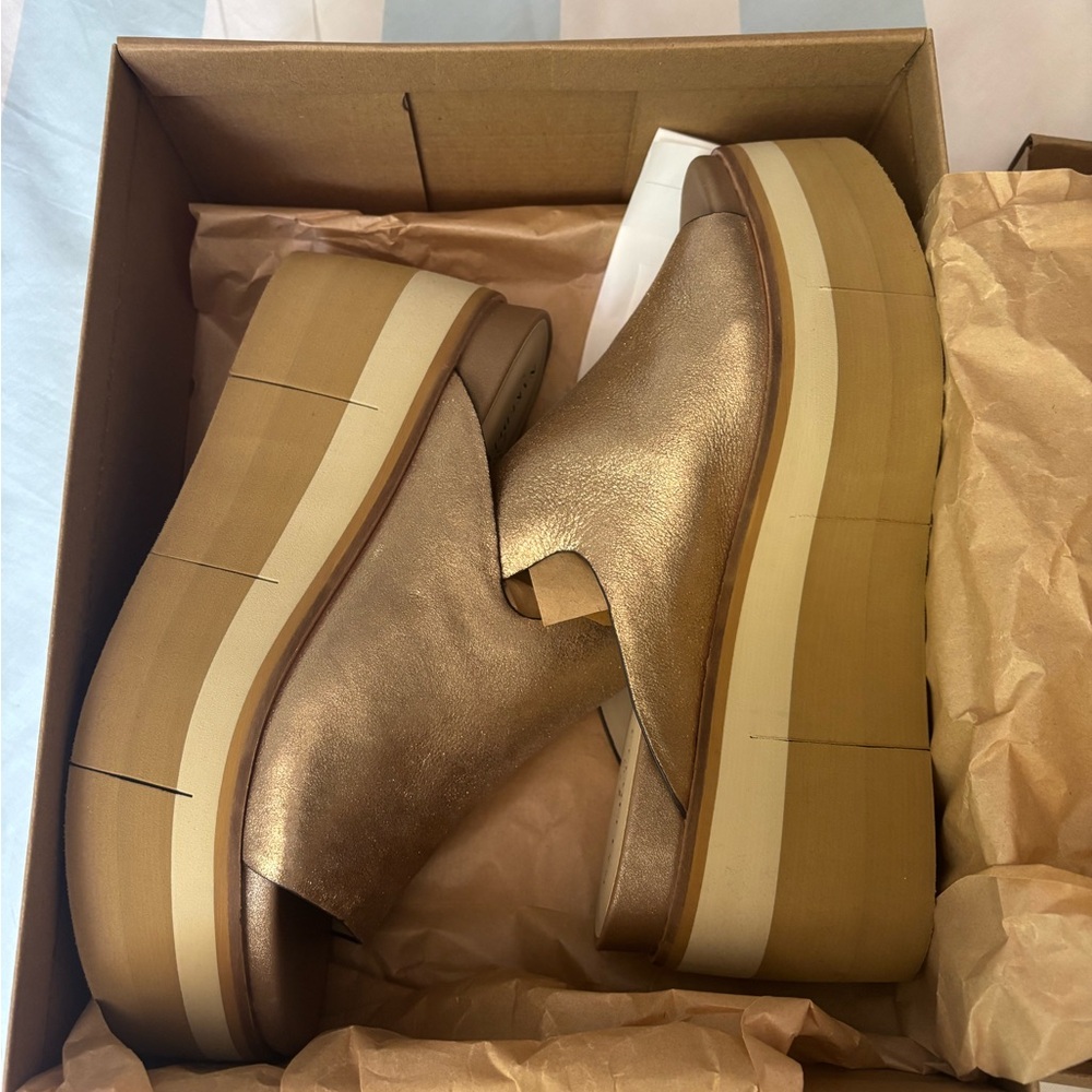 Naked Feet Metallic Gold Platform Slide with Layered Tan Sole - Picture 9 of 11